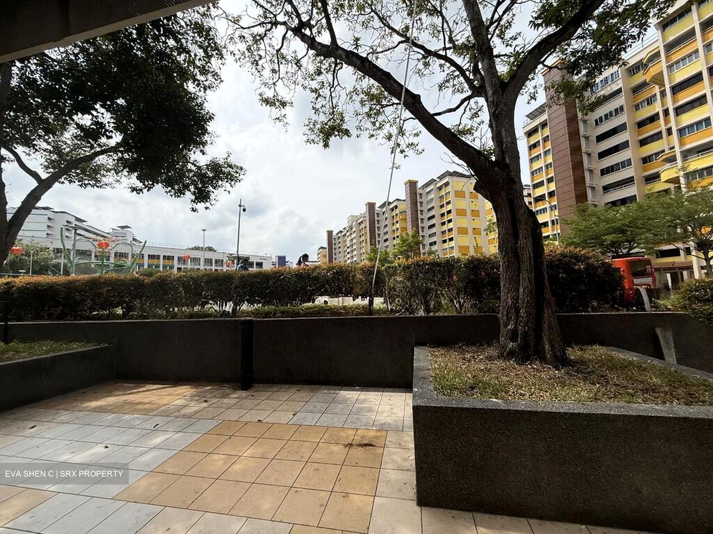 Tampines Street 21 (D18), Shop House #582790261